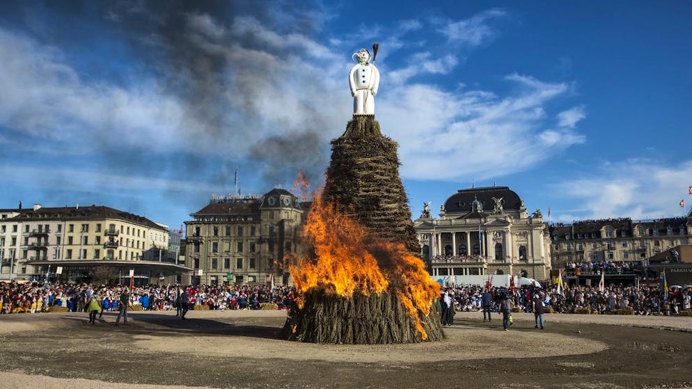 Zunftmeister erklärt Sechseläuten. Wieso genau verbrennen die Zürcher diesen Böögg?
