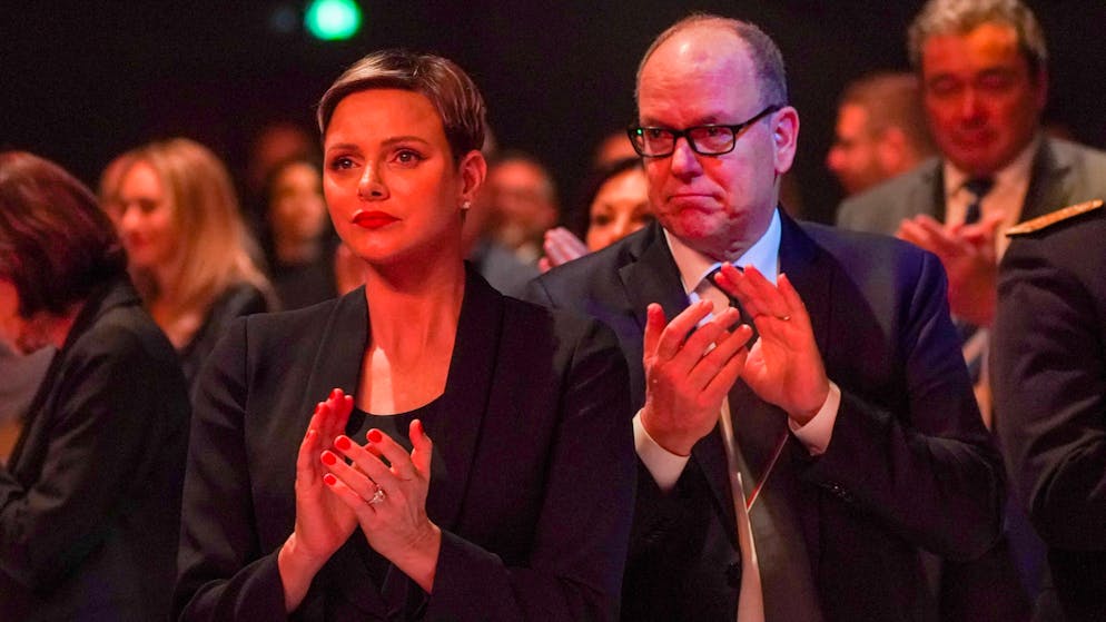 Charlène hüllt sich in Schweigen. Das Ehepaar sieht sich immer wieder mit Trennungsgerüchten konfrontiert, keine guten Wünsche zum Hochzeitstag dürften jene befeuern.