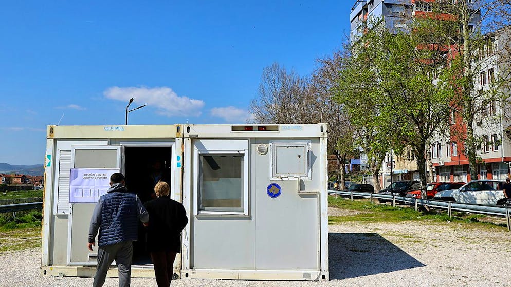 13 des 19 bureaux de vote sont des containers installés provisoirement par les autorités.