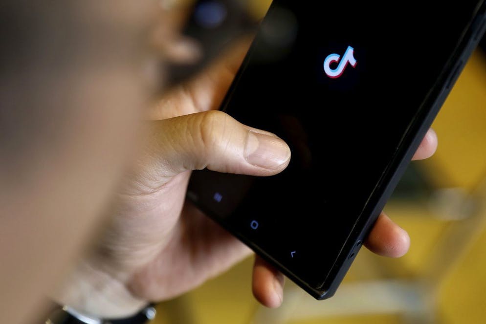 L'homme de 31 ans a été interpellé vendredi soir à Echirolles, près de Grenoble (centre-est), après avoir publié une vidéo, retirée depuis, appelant à «brûler vif, tuer et violer sur le sol français» (image d'illustration).