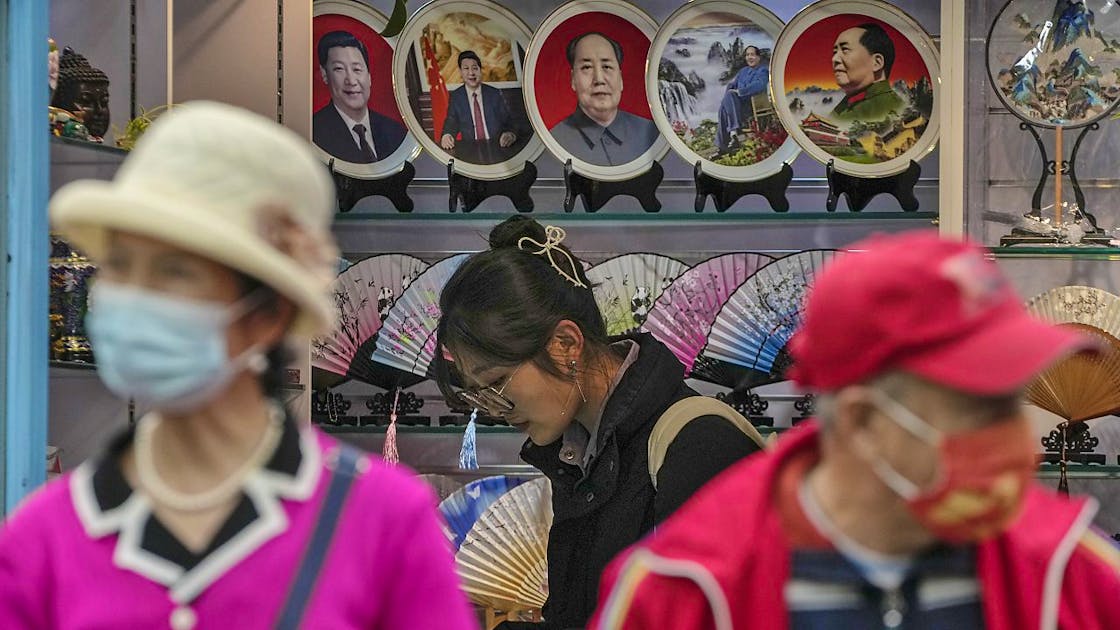 "Growing Number of Chinese People Denied Permission to Leave Country