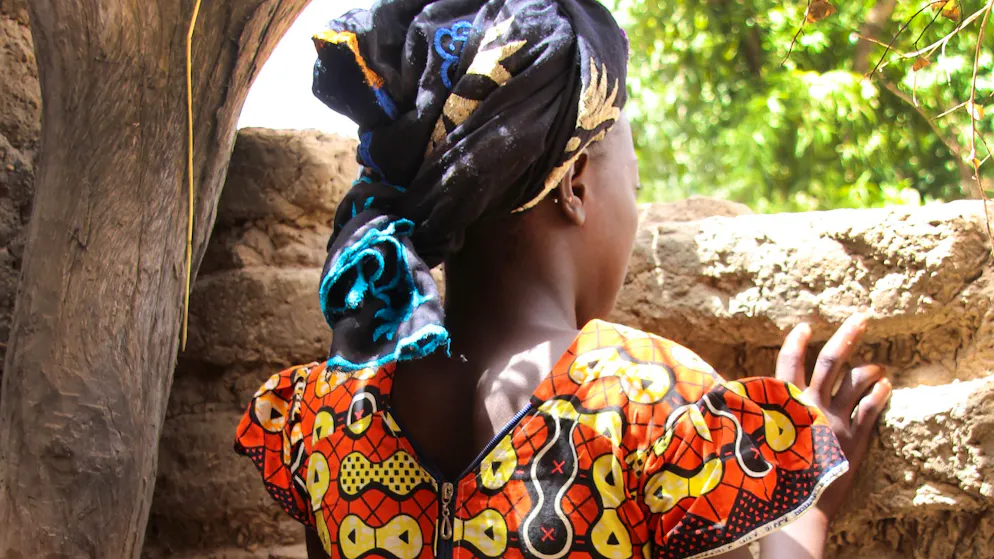 Ein 13-jähriges Mädchen in der Region Koulikoro im Zentrum Malis in Afrika – dort werden manche Mädchen schon mit 12 Jahren verheiratet.