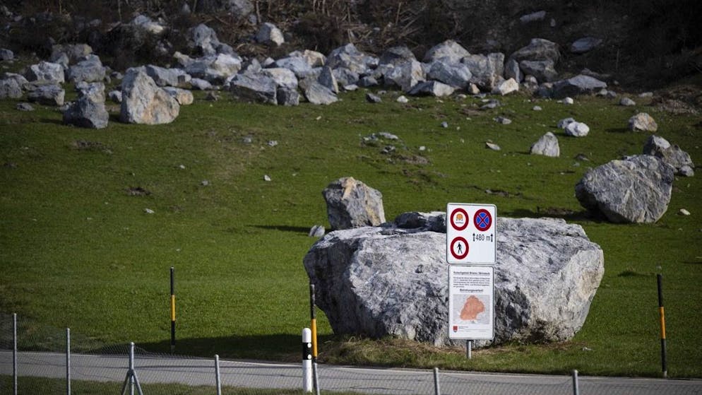 Bündner Bergdorf Brienz ist evakuiert. Sämtliche Zufahrtsstrassen sind gesperrt.