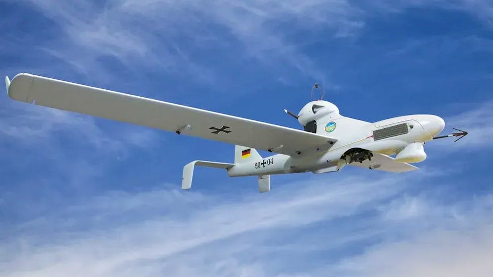 Mini-Geschwader. Diese Mutter-Drohne kann acht Kamikaze-Flieger losschicken