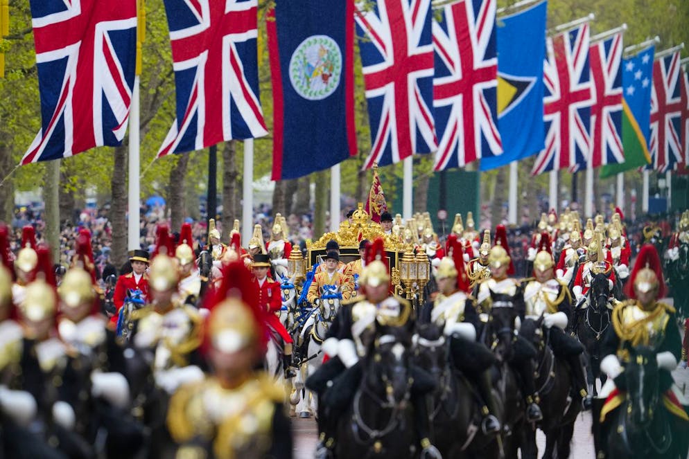 L'incoronazione di Carlo III. Il maestoso corteo che ha portato Carlo III all'Abbazia.