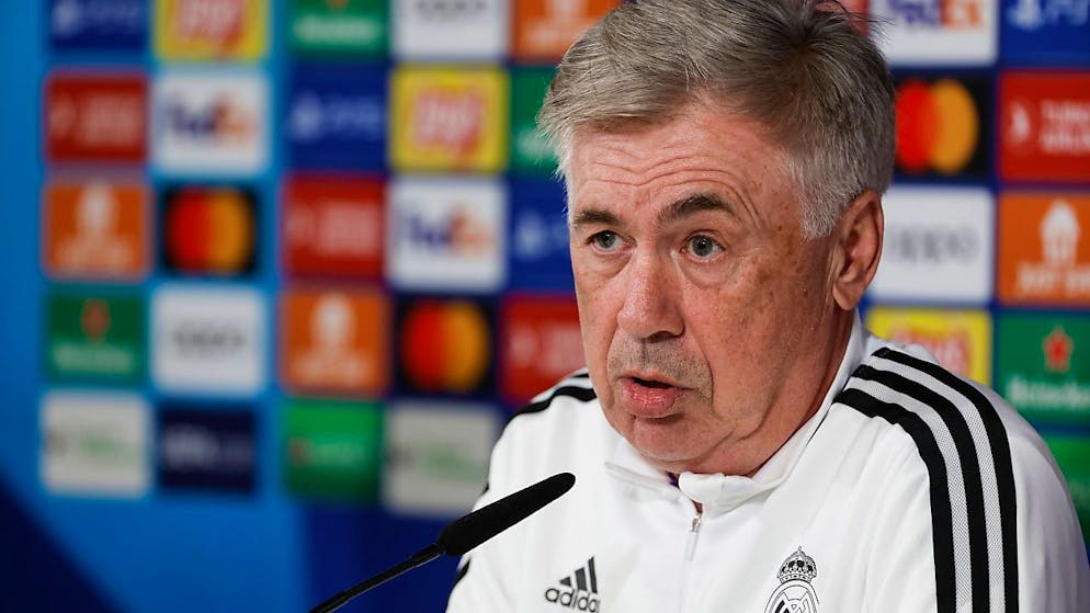 The relaxed pragmatist on Real Madrid's dugout - Gallery.  The raised left eyebrow is one of his trademarks