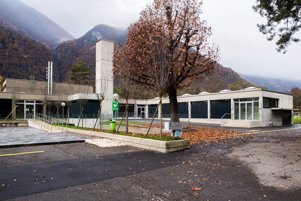Aurigeno: centro scolastico "ai Ronchini" in una foto d'archivio. 
