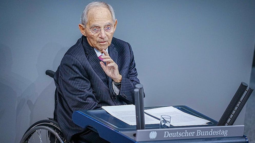 Il politico tedesco. Schäuble: «Berna dovrebbe riconsiderare la sua politica di neutralità»