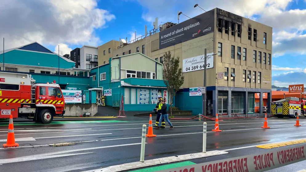 Noch viele Vermisste. Mindestens sechs Menschen sterben bei Inferno in Hostel in Neuseeland