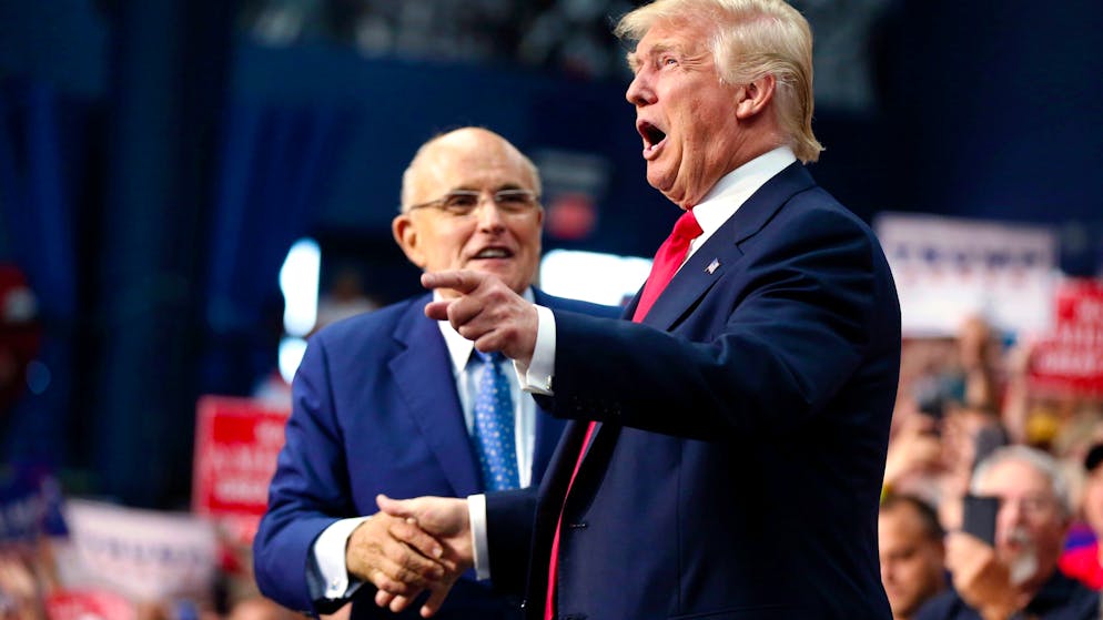Klage in New York. Trump und Giuliani sollen Begnadigungen verkauft haben