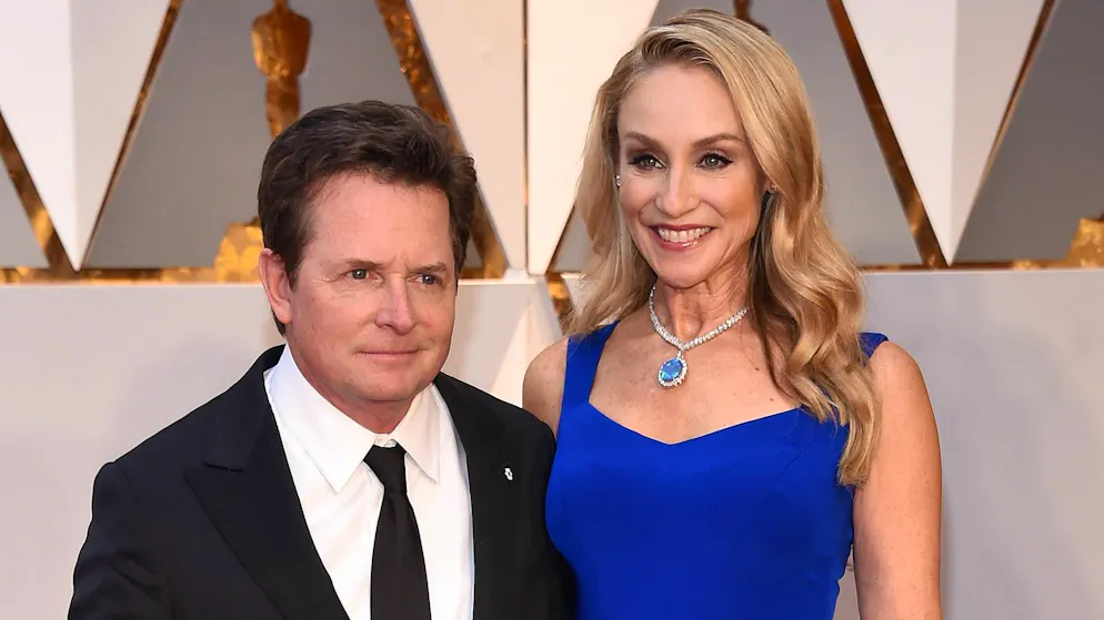 Still: A Michael J. Fox Movie. Michael J. Fox und Tracy Pollan haben sich am Set der Serie «Family Ties» kennengelernt. Das Paar hat vier Kinder, darunter Zwillingstöchter.