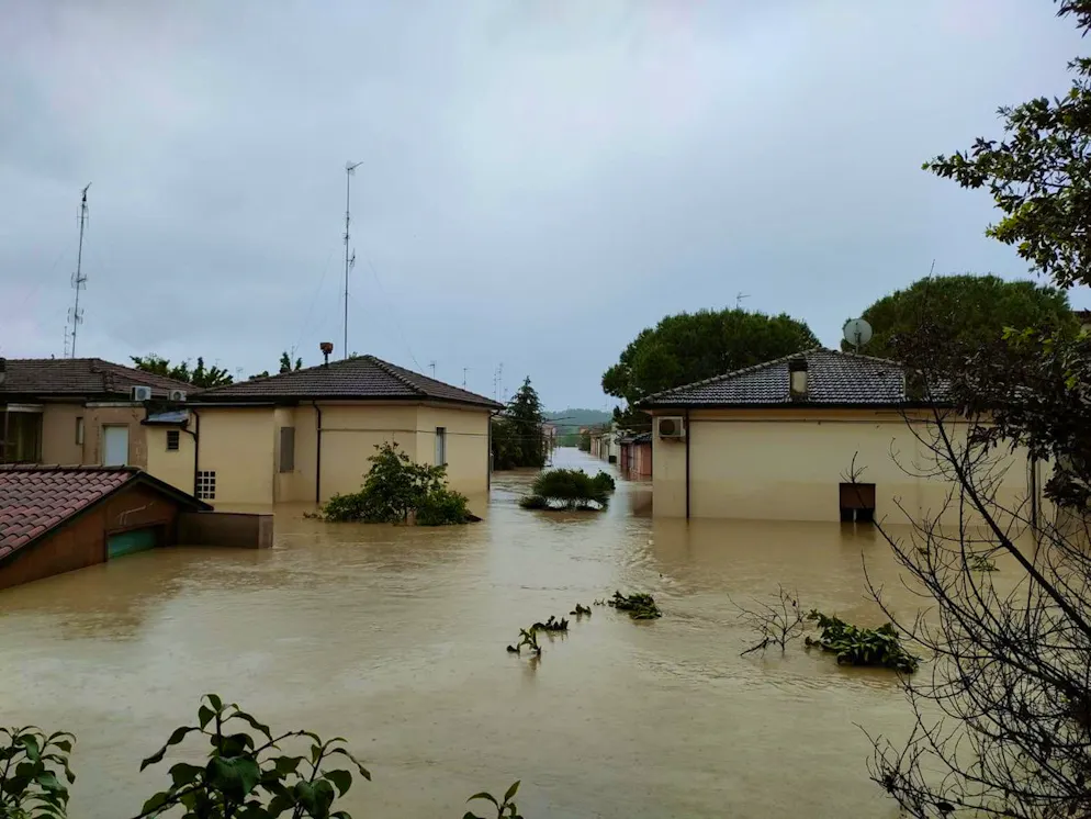 Il maltempo fa paura in Emilia Romagna. Altre aree allagate di Faenza, una delle città più colpite dall'esondazione del fiume Lamone: la rottura dell'argine ha interessato anche il lato sinistro del fiume, quello rivolto verso il centro della città.