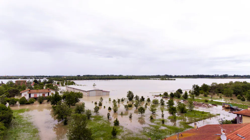 Il maltempo fa paura in Emilia Romagna. Vista su un'area allagata a causa dell'esondazione del torrente Idice a Budrio.