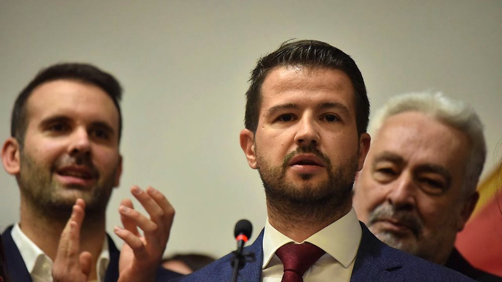 Il nuovo presidente del Montenegro Jakov Milatovic (al centro) (foto d'archivio)