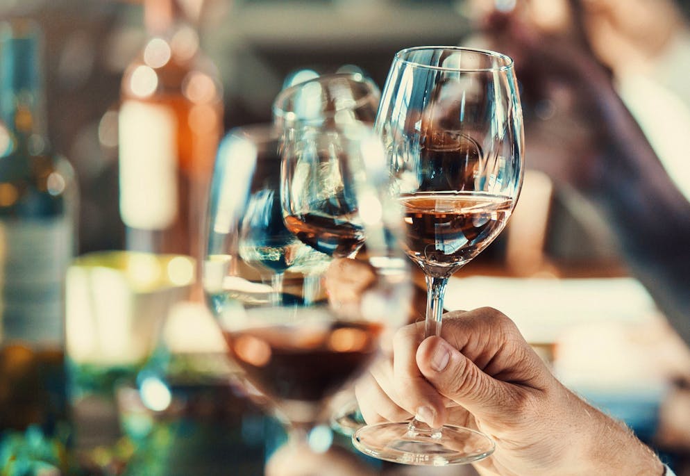 Douze vins étaient au programme de la dégustation, ouverte sur un vin mousseux espagnol de l'appellation Corpinnat, au sud de Barcelone, et achevée par un vin blanc français du Jura (image d'illustration).