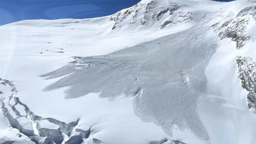Une avalanche a fait deux morts et une blessée, une femme retrouvée en état d'hypothermie, dans les Pyrénées espagnoles, où une quatrième personne était toujours recherchée lundi après-midi, ont annoncé les autorités de l'Aragon, une région du nord-est de l'Espagne. (Photo symbolique)