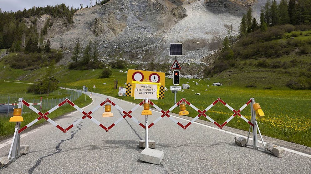 A rischio frana. Cinque ciclisti fermati nella zona off limits intorno a Brienz