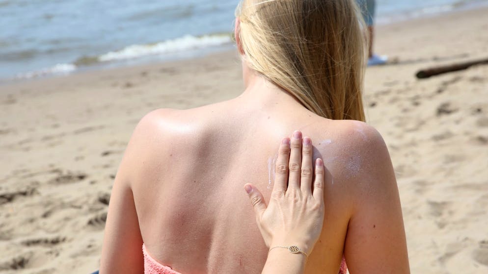 Sonnencreme-Mythen im Check. Schützt ein hoher Sonnenschutzfaktor besser?