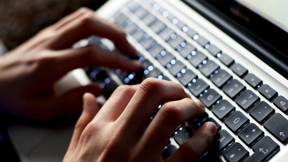 Mother sues AI company. Teenager (14) falls in love with chatbot and commits suicide