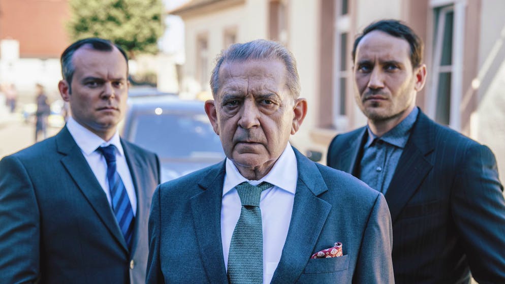 Diese «Tatort»-Kommissare sind Singles. Die Hentschel-Männer lachen nur selten, von links: Sohn Christian (Johannes Allmayer), Vater Johannes (André Jung) und der jüngere Sohn Lukas (Sebastian Zimmler).