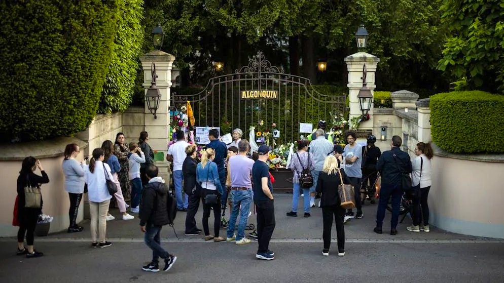 La tenuta di Tina Turner. I fan della defunta icona del rock si riuniscono davanti alla sua proprietà, giorno e notte.