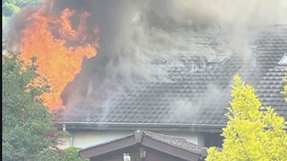 Une villa a pris feu samedi après-midi à Collombey-Muraz VS.
