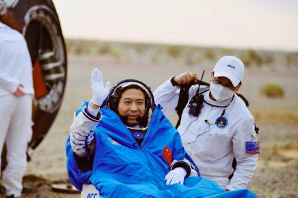 Trois astronautes chinois de retour sur Terre - Gallery. L'astronaute chinois Fei Junlong après son retour du Terre, le 4 juin 2023 en Mongolie-intérieure, en Chine