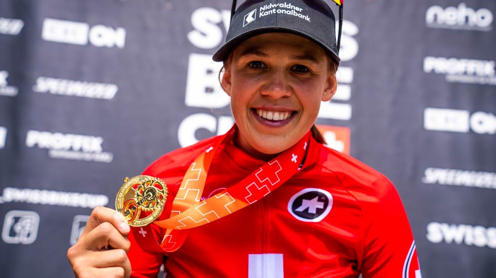 Alessandra Keller domine sa discipline de la tête et des épaules en Suisse.