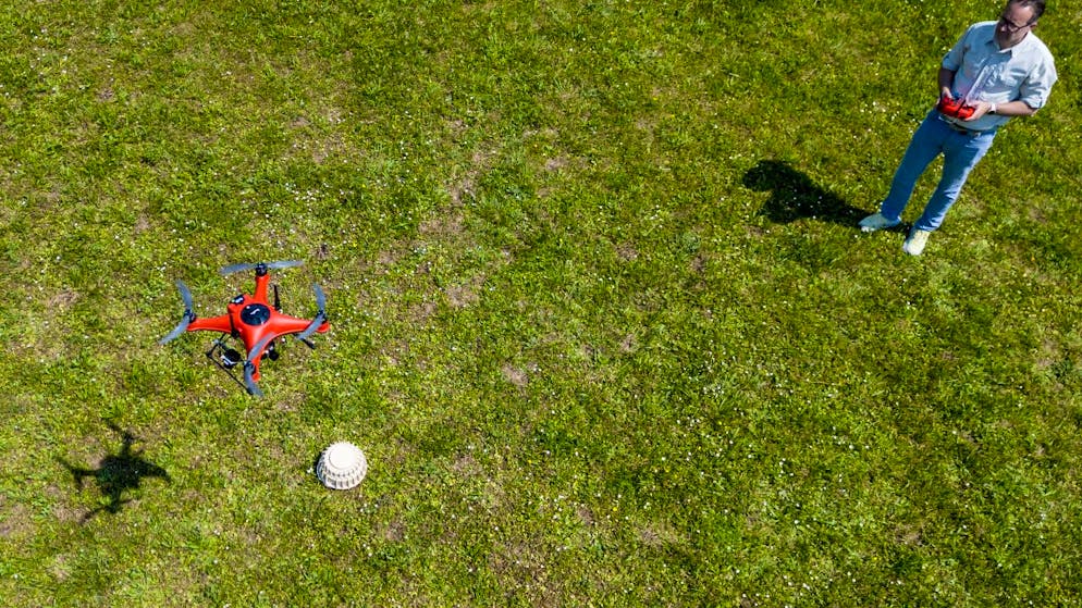 Le Comité international de la Croix-Rouge (CICR) veut que les gouvernements reprennent son drone lancé avec de l'intelligence artificielle (IA) pour le déminage dans leurs pays.