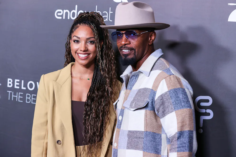 Jamie Foxx deve di nuovo imparare a camminare?. Sua figlia Corinne ha dato un aggiornamento verso la fine di aprile sotto forma di un annuncio: nel prossimo futuro presenterà uno spettacolo di giochi con suo padre.