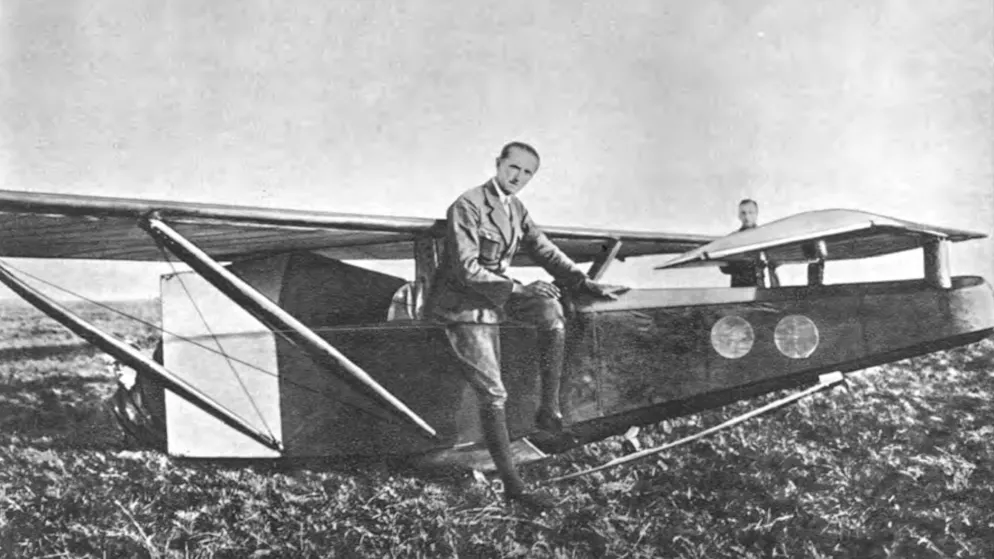 Ein weiteres Bild der Ente, die erproben sollte, ob sich Raketen für den Segelflug-Start eignen. Das Bild stammt aus Stamers Buch «12 Jahre Wasserkuppe» von 1933.