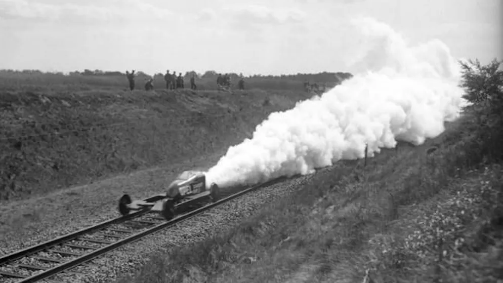 Weltrekord bei Burgwedel nahe Hannover: Der RAK3 erreicht auf einem geraden Schienenstück über 250 km/h.
