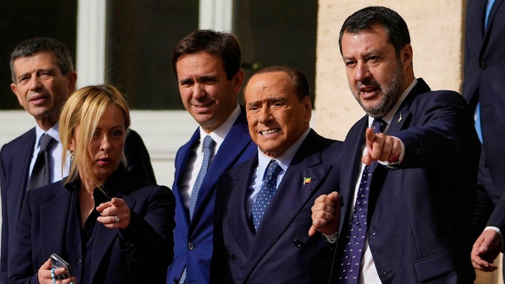 Italia. Amici e fedelissimi: i cerchi magici di Berlusconi