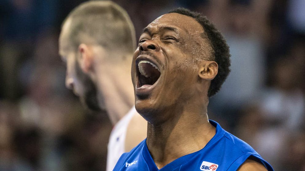 Un 21e titre national pour Olympic - Gallery. Toute la hargne de Davonta Jordan, qui fut l'un des hommes de ce match no 5