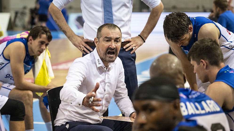 Un 21e titre national pour Olympic - Gallery. Petar Aleksic quitte Olympic sur un 6e titre de champion