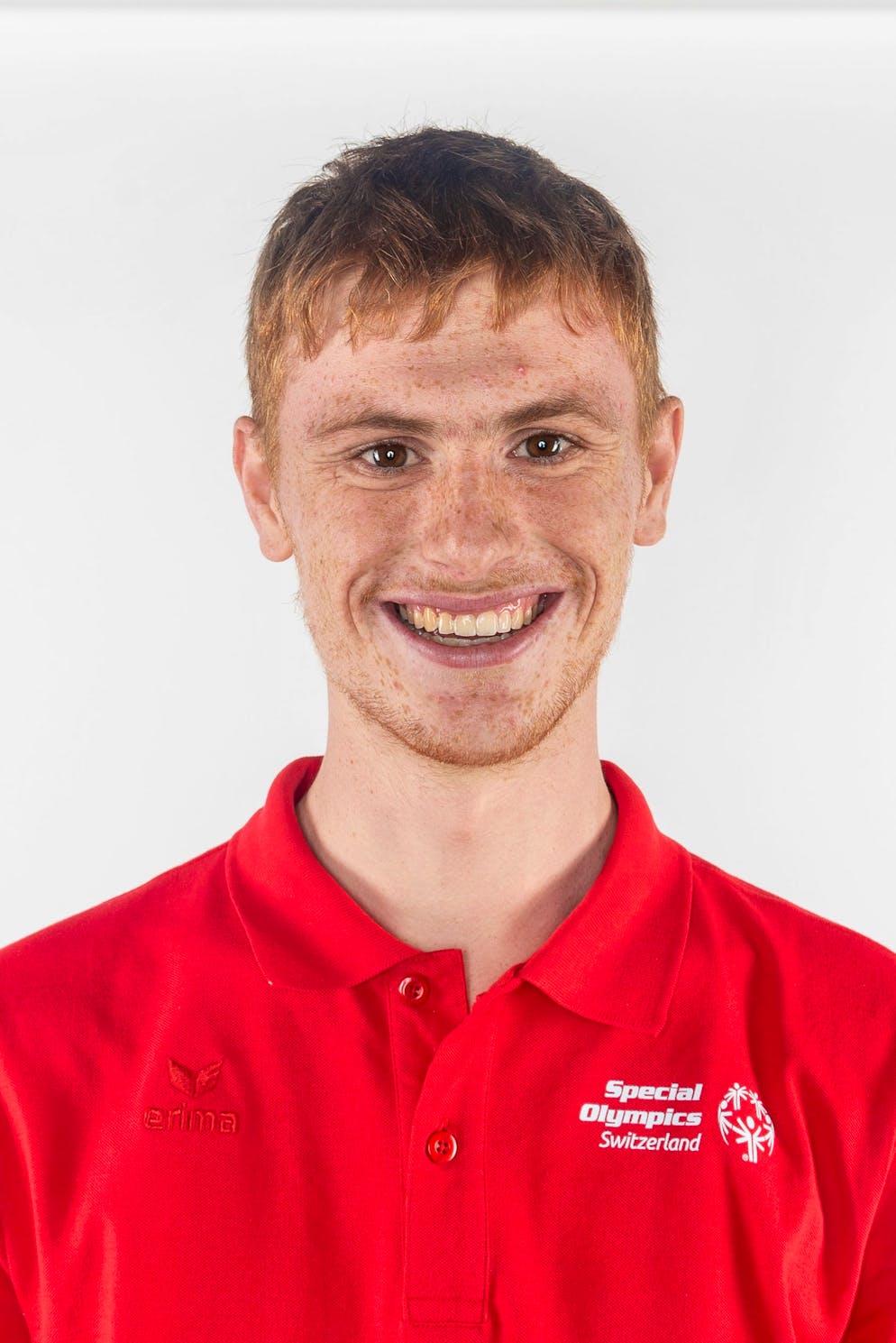 Special Olympics. Thierry Kamer (23 ans): Ce fan de l’EVZ aime skier et rit beaucoup. «C’est un honneur pour moi d’être de la partie et de découvrir Berlin.»