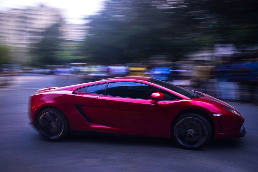 L'accident est survenu alors que les influenceurs s'étaient lancés un nouveau défi consistant à rouler à vive allure dans la capitale italienne et à passer 50 heures de suite à bord de la voiture. (image symbolique)