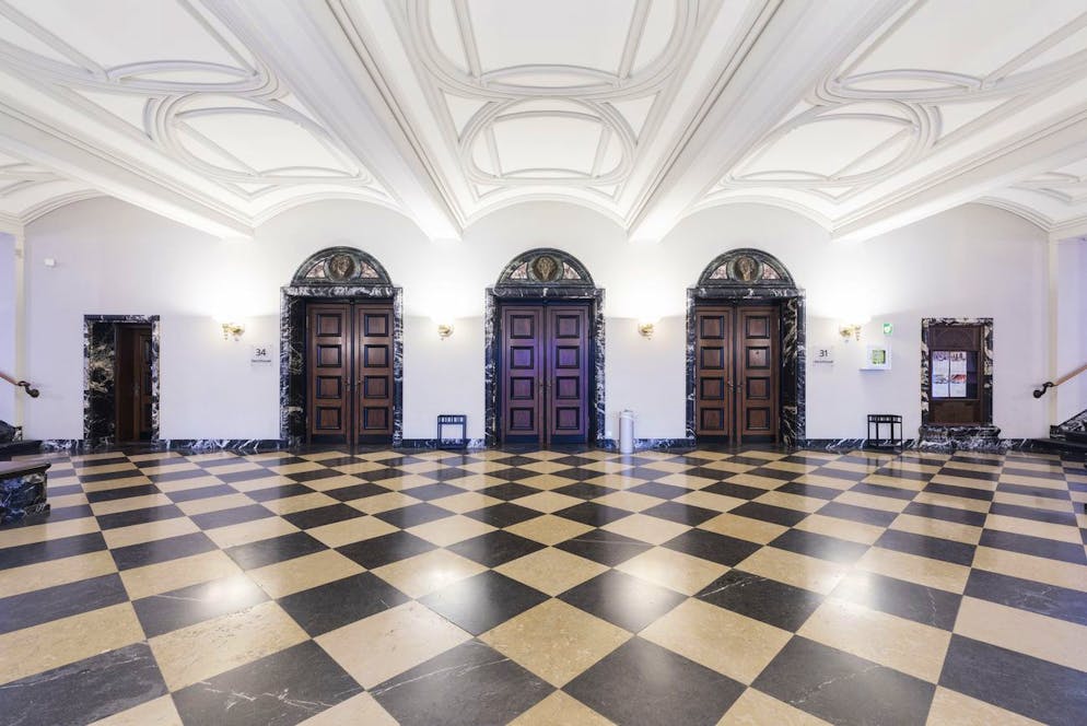 Le hall d'entrée du tribunal de district de Zurich en Suisse. Les «citoyens du Reich» ont par exemple changé le nom de certains tribunaux de district en «tribunal de district SA» sur Google. Ils sont convaincus que l'Etat est en fait une entreprise. (image d'illustration)
