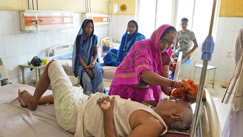 Des Indiens par centaines finissent à l'hôpital à cause de la chaleur.