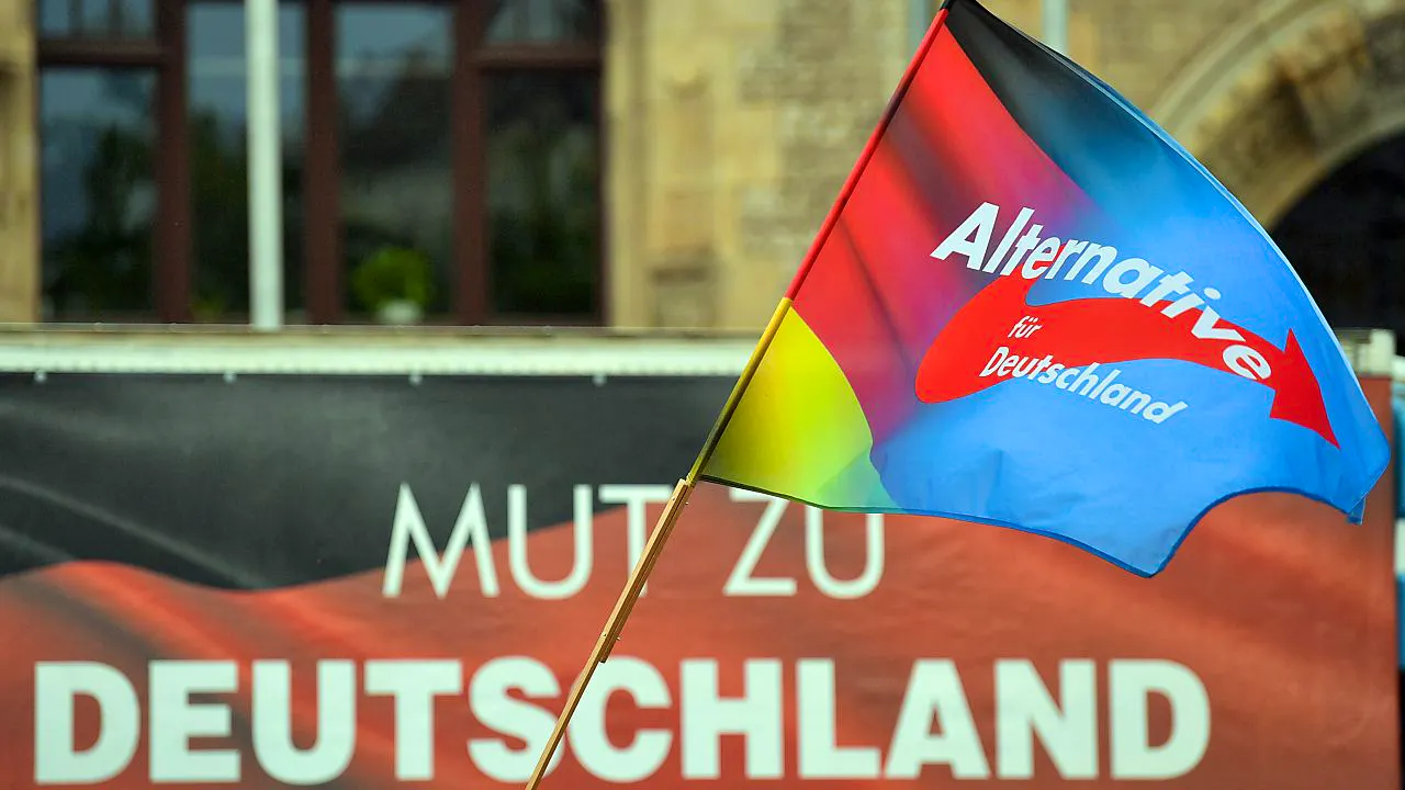 Politik. Bericht: Hohe Zahl gewaltorientierter Extremisten in Deutschland