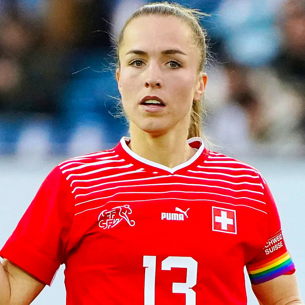 Bangen vor der WM. Gewinnt Nati-Kapitänin Lia Wälti den Wettlauf gegen die Zeit?