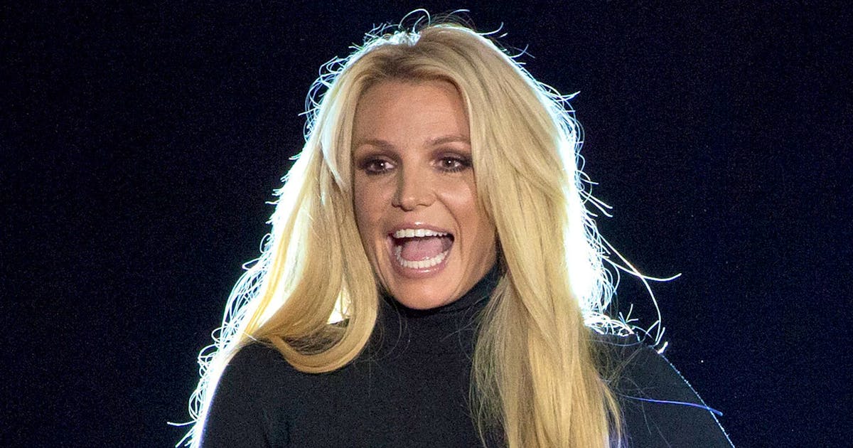 “Naking by the pool”: Britney Spears is banned from a luxury hotel