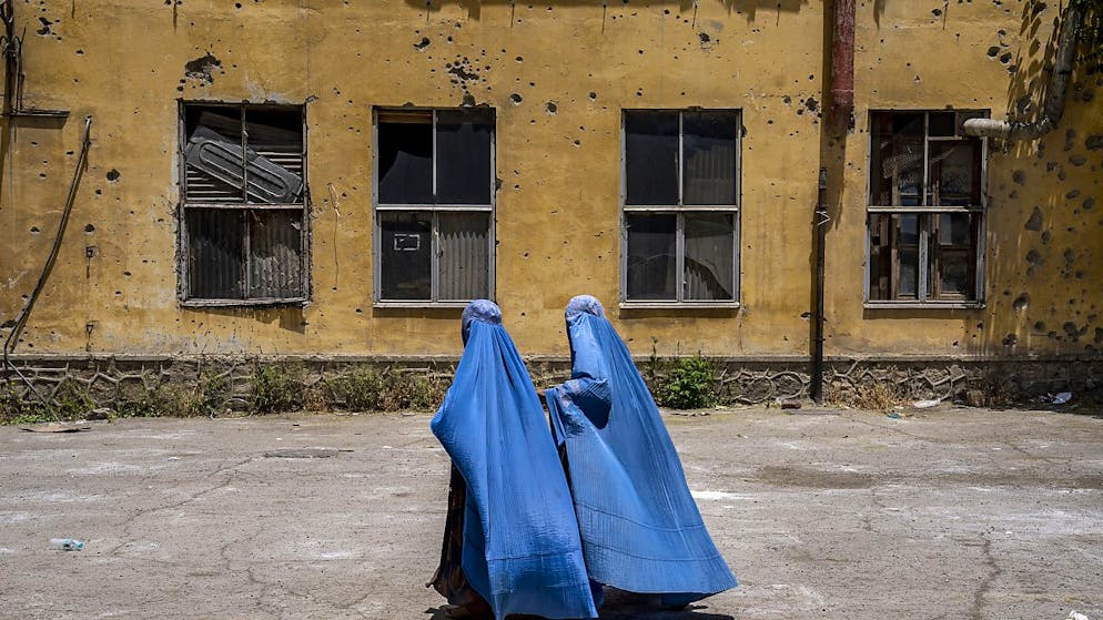 Selon M. Akhundzada, "des mesures nécessaires ont été prises pour améliorer la situation des femmes, qui constituent la moitié de la société" afghane (image d'illustration).