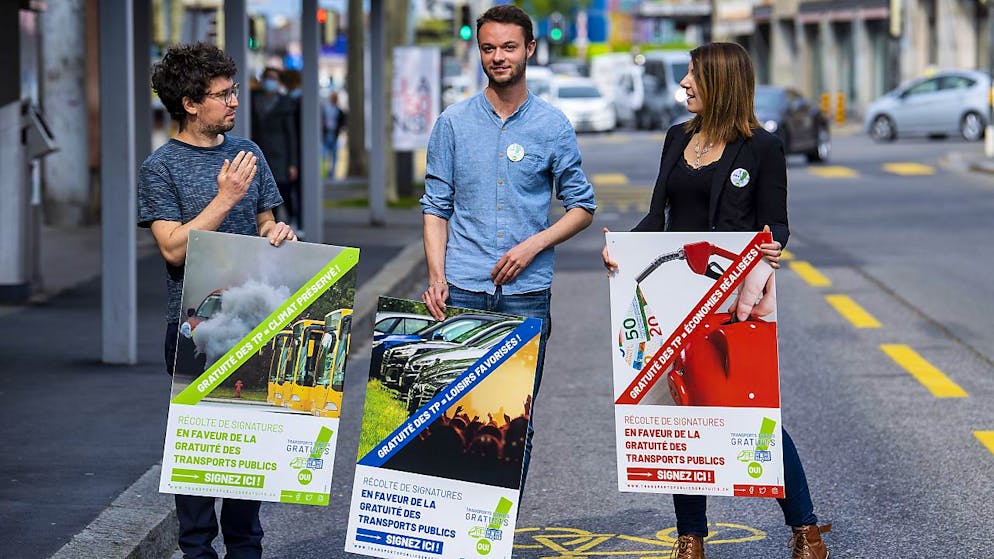 Luca Schalbetter, au centre, est le nouveau président du POP vaudois (archives).