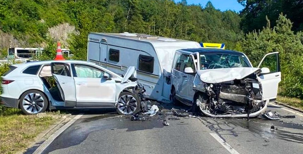 Otto feriti di cui due in modo grave.