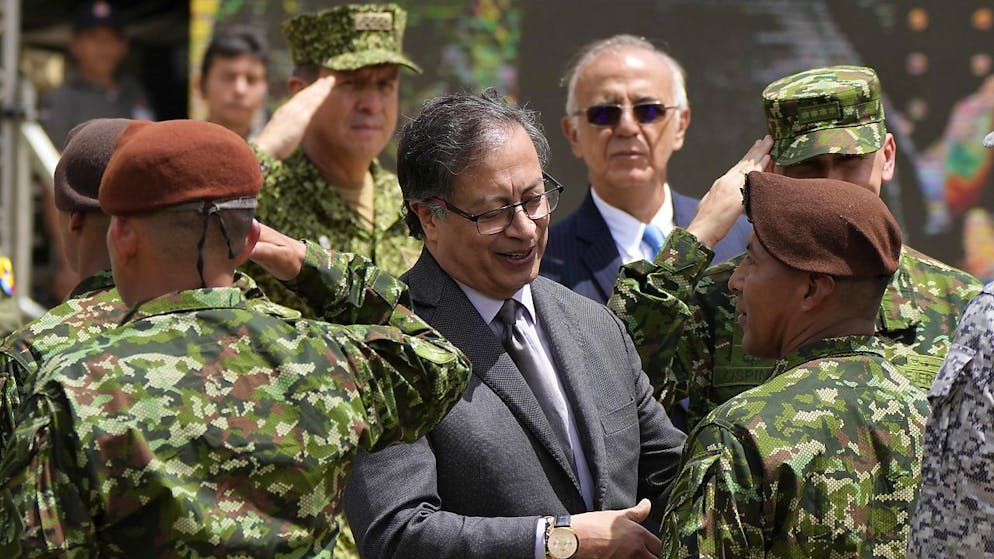 Les médailles ont été remises au palais présidentiel par le président Gustavo Petro.
