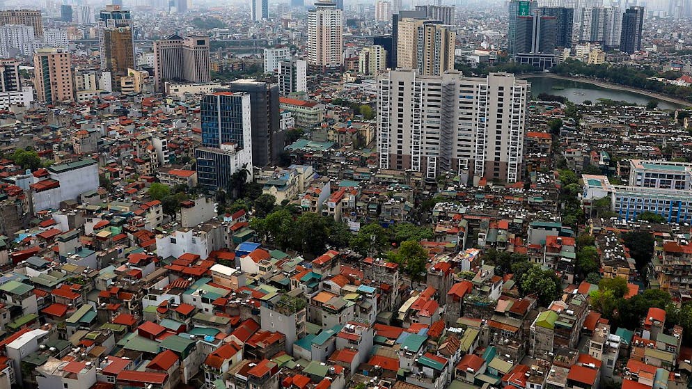 Selon la Banque mondiale, la croissance du Vietnam devrait atteindre 6,3 % en 2023, loin des 8 % réalisés en 2022. (EPA/LUONG THAI LINH)