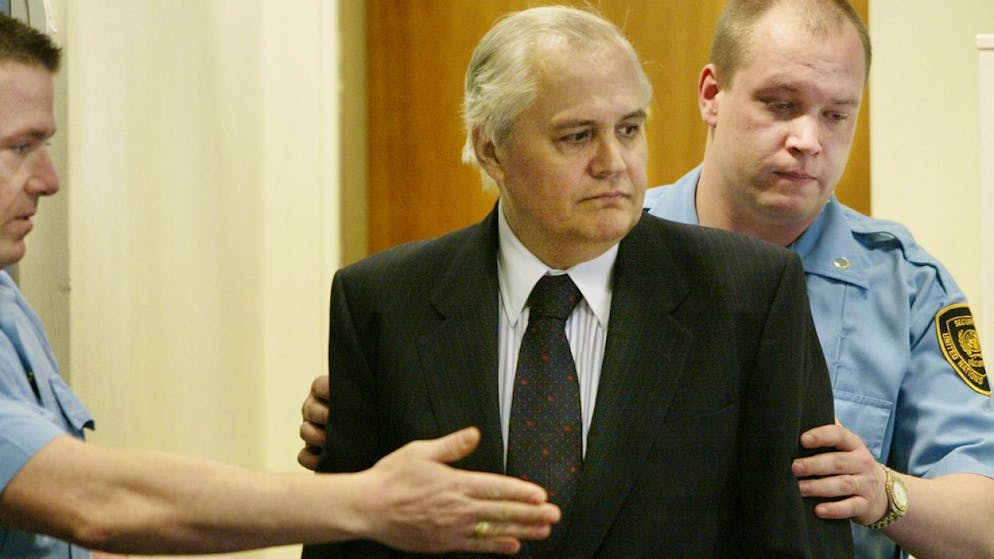 Accusato di crimini di guerra commessi nel conflitto armato in Kosovo, nel febbraio 2009 Milan Milutinovic fu rilasciato dopo essere stato riconosciuto innocente su tutti i capi d'accusa dal Tribunale dell'Aja.