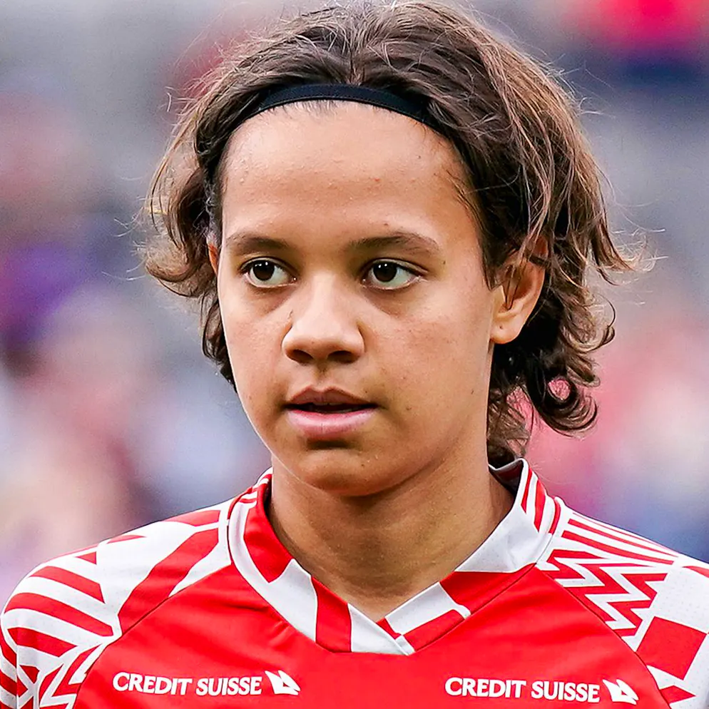 Supertalent Iman Beney. Nati-Captain über gehypten Teenie: «Wir müssen sie beschützen»
