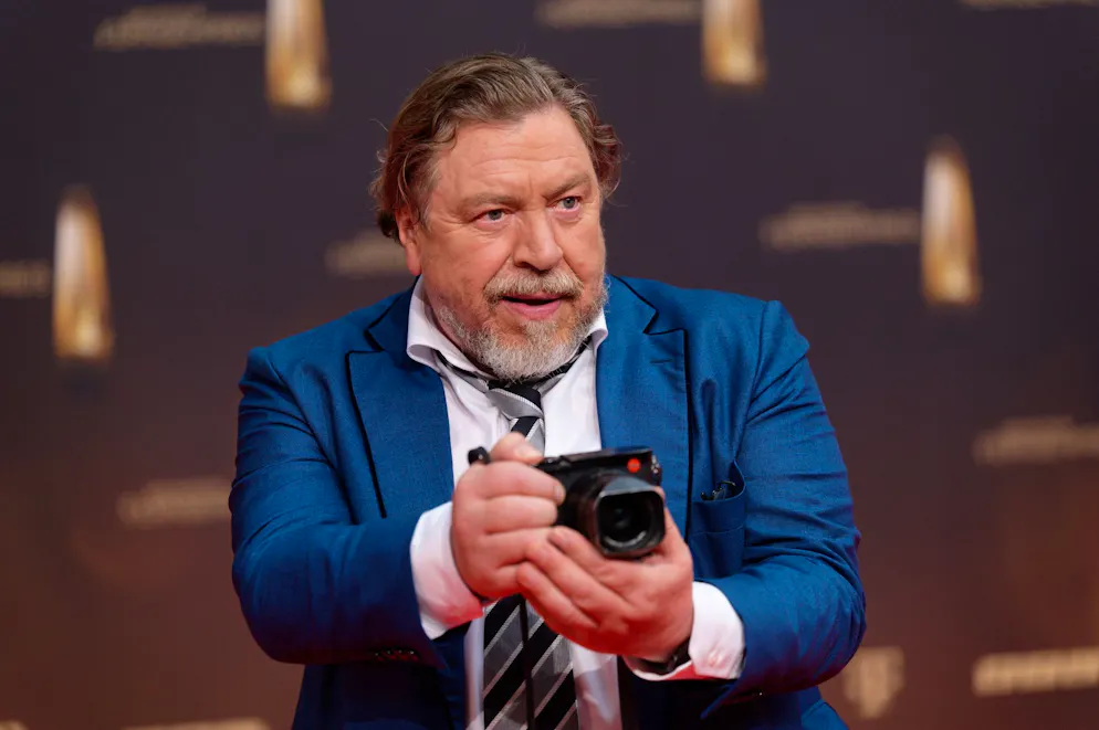 Stars reagieren auf den Elton-Rausschmiss von ProSieben. Schauspieler Armin Rohde schreibt, er werde die Sendung ohne Elton nicht mehr anschauen.